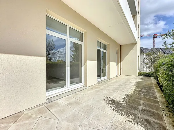 Local 7 pièces 170 m²