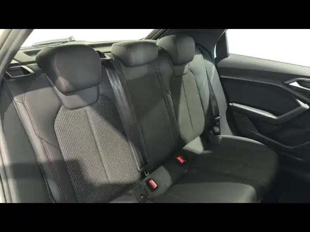 Audi A1 sportback 30 tfsi 110ch s line — photo 7