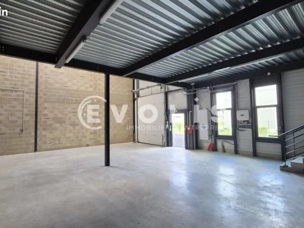 Local d'activité 258 m²