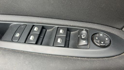 Citroen C4 TPMR 1.6 BlueHDi 120 - Millenium – 2017 – 118900 km – Diesel – Boîte Automatique — photo 12
