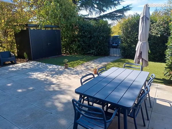 Vente duplex lumineux et climatisé avec jardin comme une maison