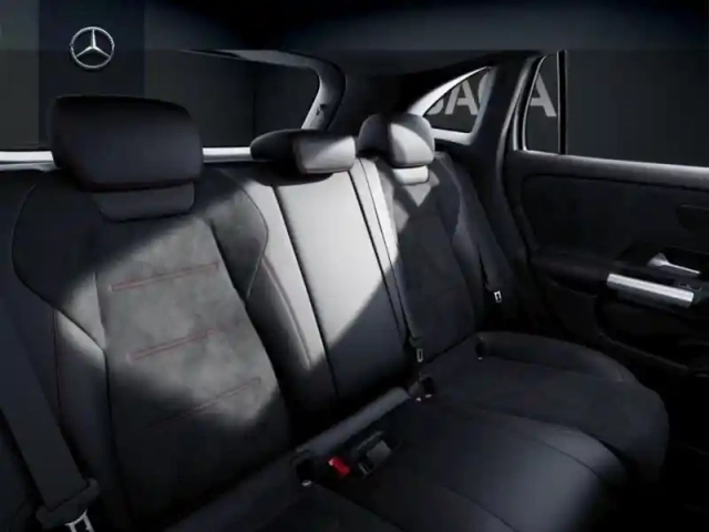 Mercedes Gla 200 d amg line — photo 38