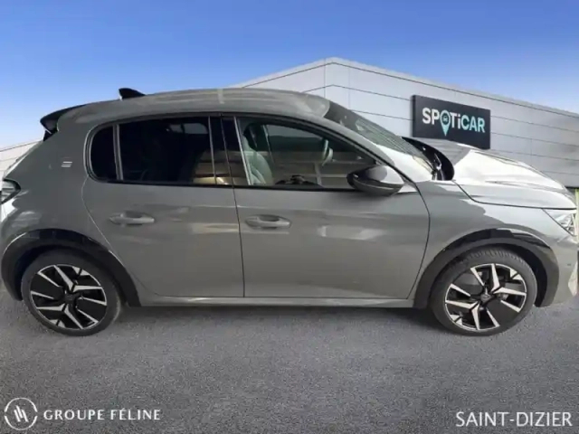 Peugeot 208 e- 136ch gt — photo 4