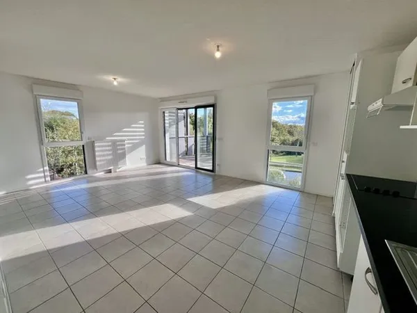Appartement T3 + 1 place de parking couverte et une cave