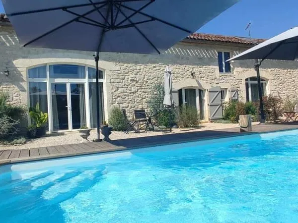 Propriété .Gite et Chambres d'hotes . Cahors / Saint Cirq Lapopi