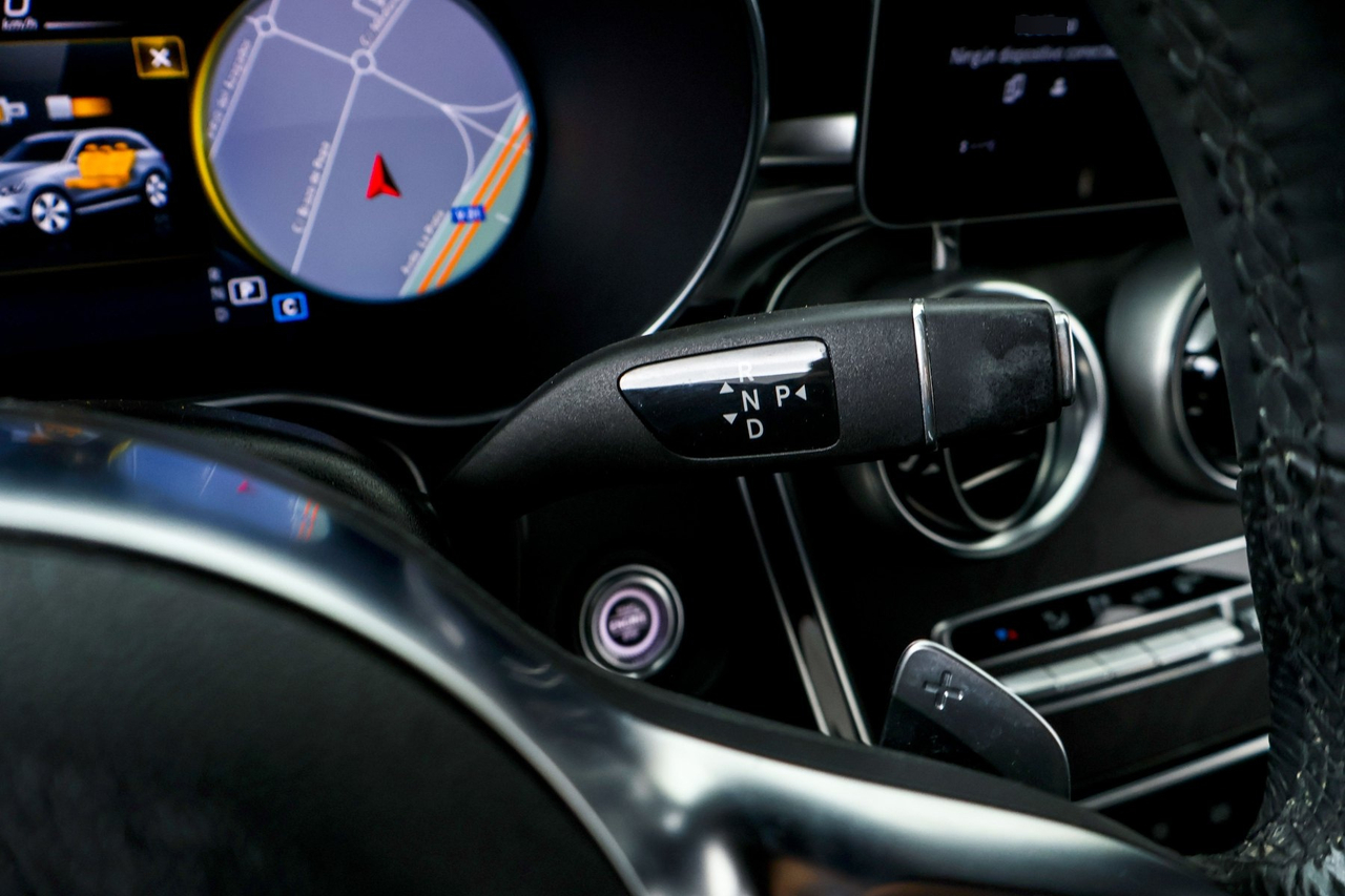 Mercedes GLC — photo 20