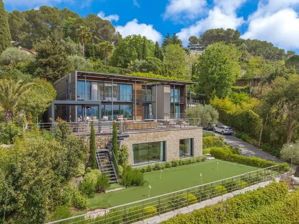 Villa 6 pièces 350 m²