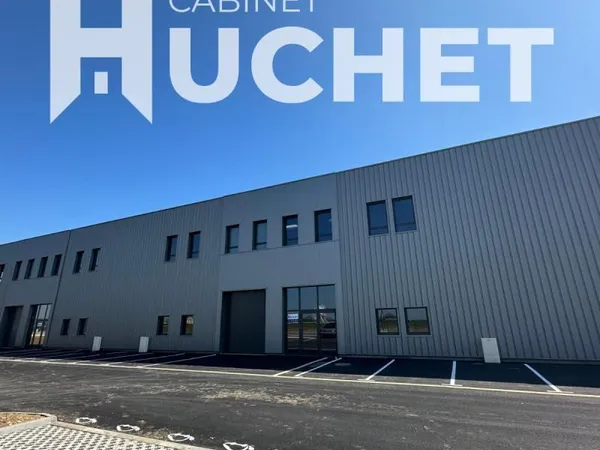 Local 1 077 m²