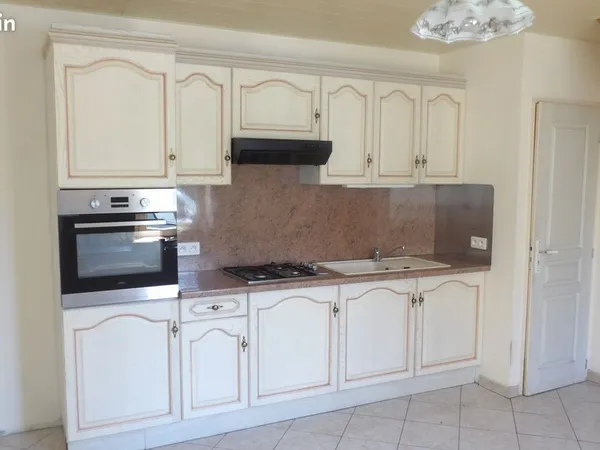 Loue maison montbozon 100m2