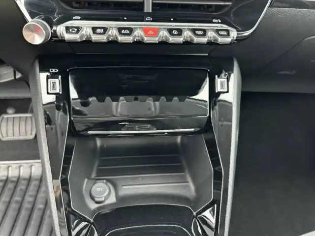 Peugeot 208 hybrid 100 e-dcs6 — photo 24