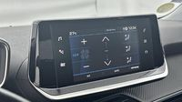 Peugeot 2008 1.5 BlueHDi 130ch S&S Allure Pack EAT8 125g — photo 13