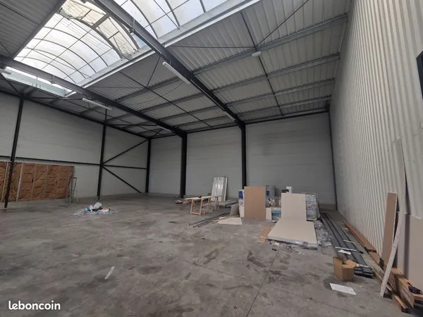 Entrepôt / Stockage 150m2