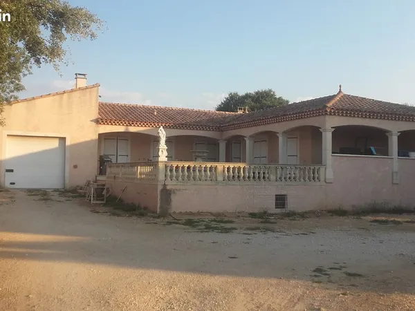 Villa 130 m2 3chambres garage 72 m3 quartier très calme GROS POTENTIEL