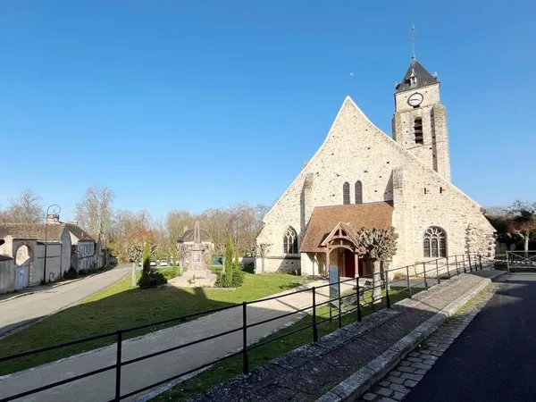 Découvrez le prieuré de Campiniacus et son jardin de curée de 825m2 dans un beau village du Nord de 
