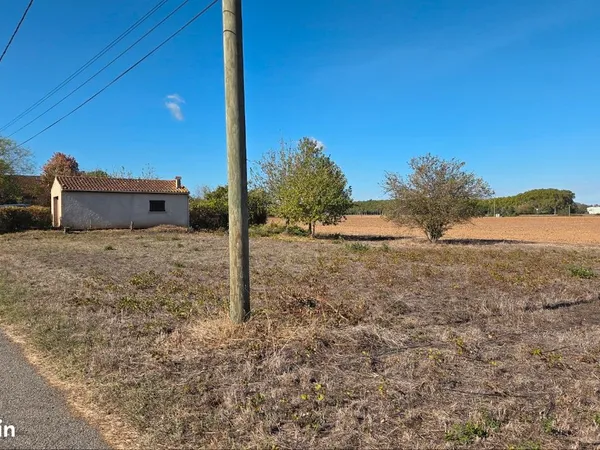 Terrain avec garage
