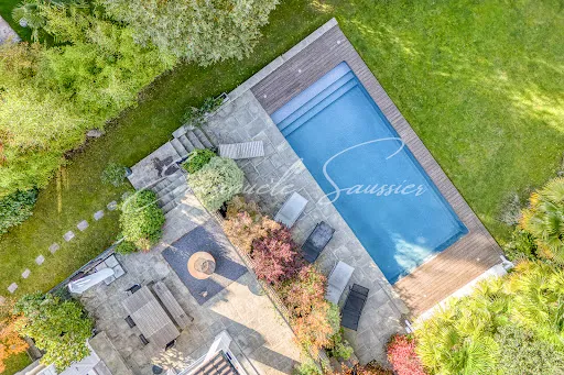 Maison 9 pièces 251 m²