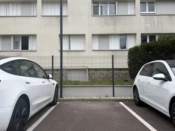 Place de stationnement - Ile Lacroix - ROUEN