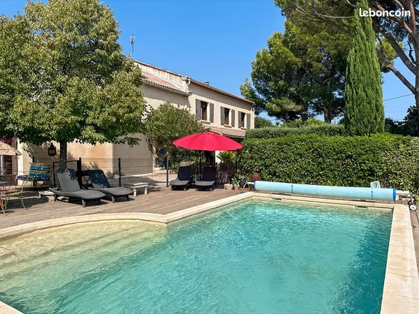 Mas 11 pièces 292 m²