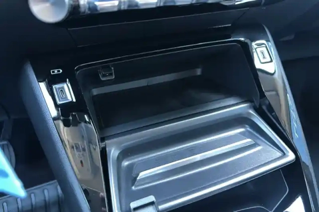 Peugeot 208 100 s&amp;s bvm6 — photo 26