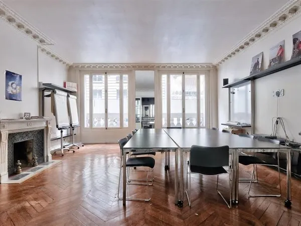 Bureaux à louer à toute proximité de l'Arc de Triomphe