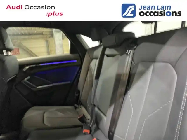 Audi Q3 sportback 35 tfsi 150 ch s tronic 7 — photo 17