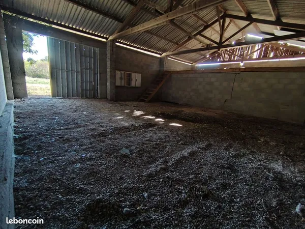 Local / atelier / entrepôt 150m2