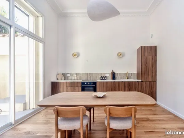 T4 + cour privative - Ancien Hôtel Particulier - Parc Longchamp