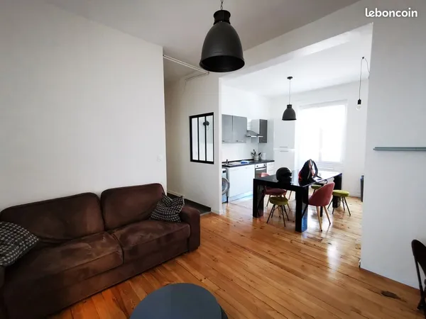 Grand appartement refait a neuf