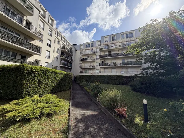 Box Drancy 16.55 m2 - Proche centre ville