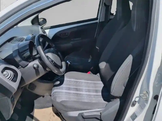 Peugeot 108 vti 72ch bvm5 — photo 26