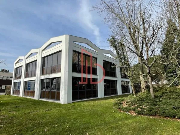 Bureaux 341 m²