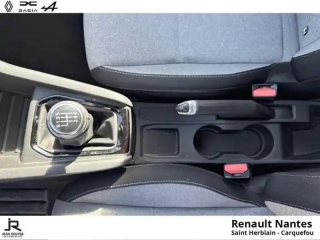 Renault Clio 1.0 tce 90ch evolution — photo 9