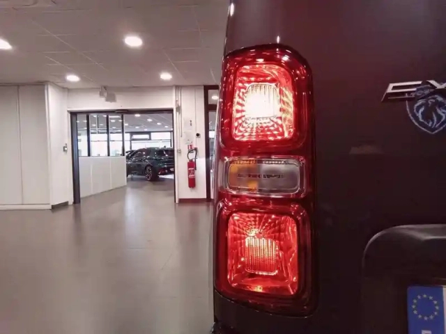Peugeot Expert fgn m diesel 180 ch automatique — photo 63