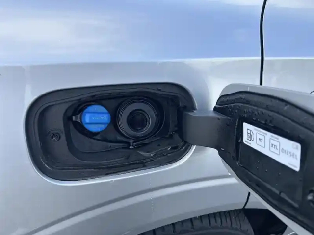 Volvo Xc60 d4 awd 190 ch — photo 8