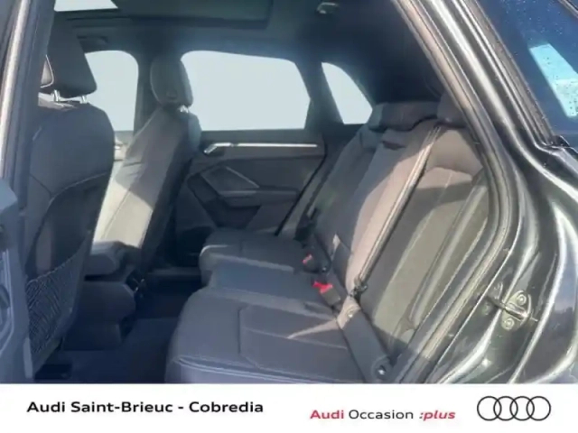 Audi Q3 35 tfsi 150ch s line s tronic 7 — photo 8