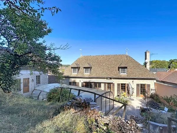 Maison 5 pièces 234 m²