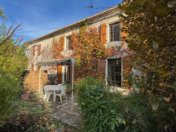 Maison de charme en pierre dans un havre de paix avec dépendance 270 m² et piscine - LA CHAPELLE THE