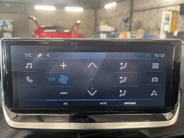 Peugeot 2008 puretech 100 s&amp;s bvm6 — photo 13