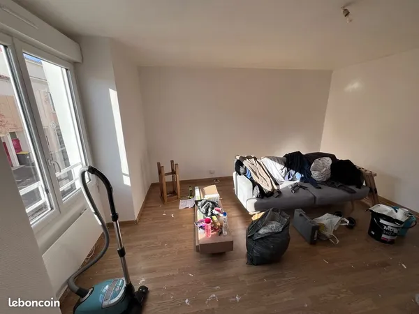 🏡 travaux en cours - Appartement meublé rénové en plein centre de La Roche-sur-Yon