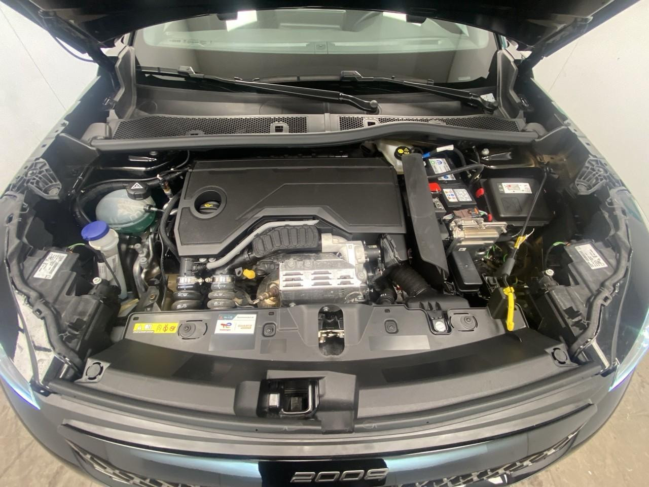 Peugeot 2008 hybrid 136 e-dcs6 allure — photo 14