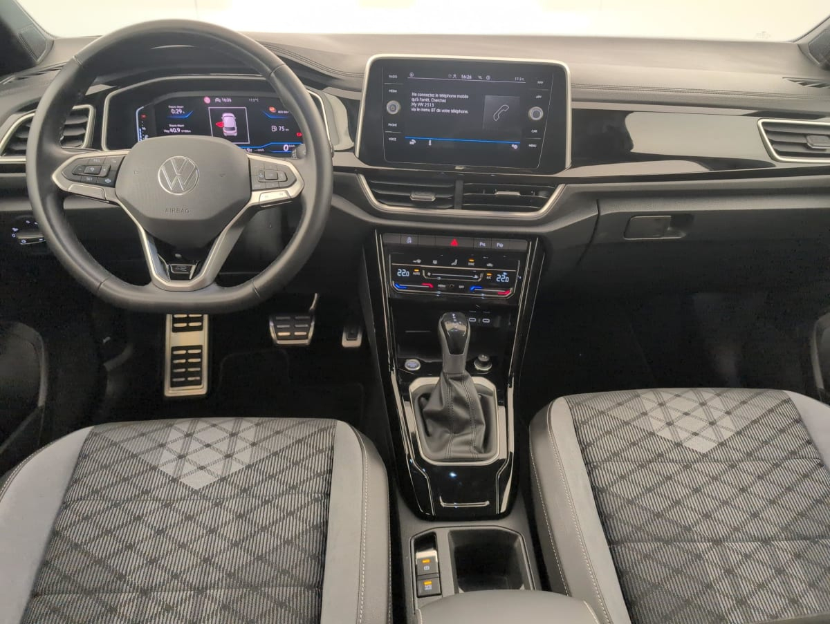 Volkswagen T-Roc — photo 13