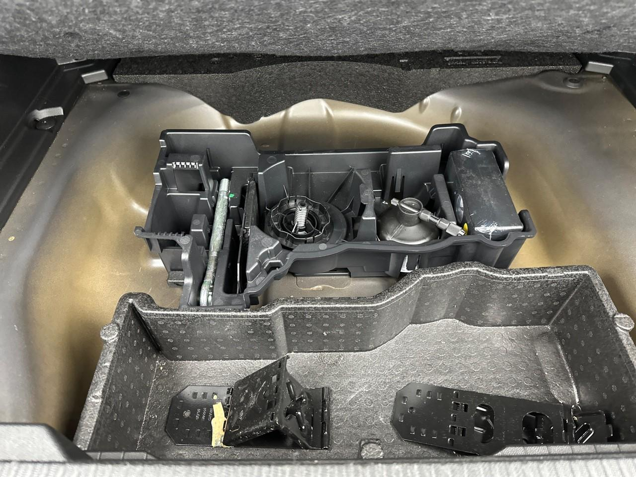 Peugeot 2008 puretech 130 s&s eat8 gt pack — photo 39