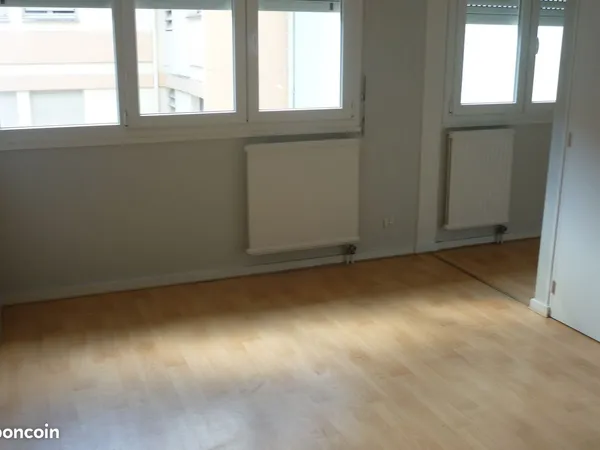 T1 bis chambre séparée