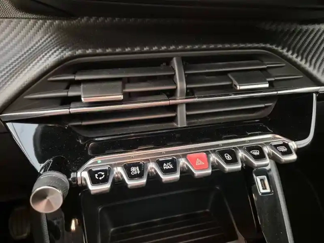 Peugeot 208 puretech 75 s&amp;s bvm5 — photo 15