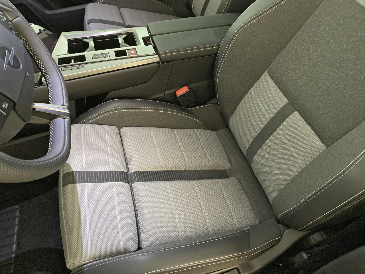 Opel Grandland 1.2 turbo hybrid 145 ch e-dct6 gs — photo 9