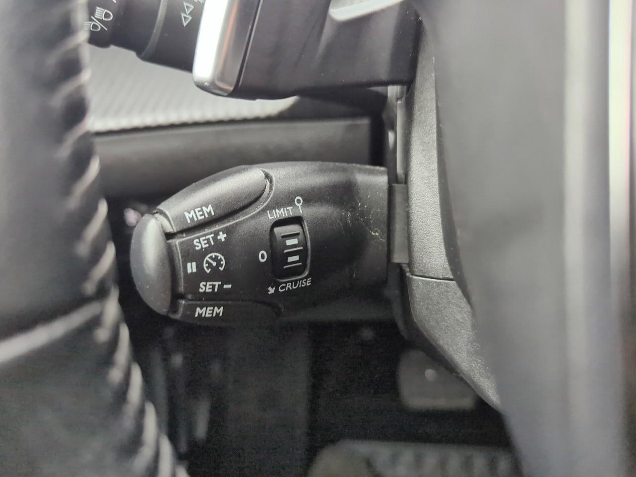 Peugeot 2008 bluehdi 130 s&s eat8 allure pack — photo 27