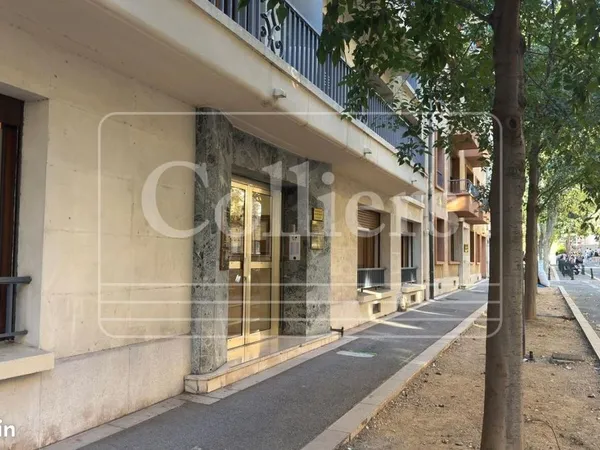 Bureaux 99 m²