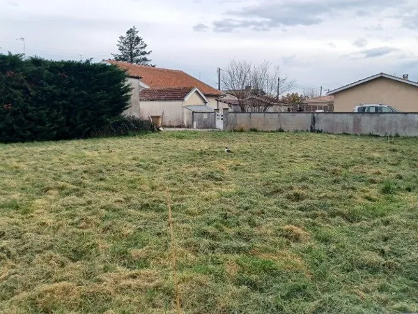 Terrain 730 m²