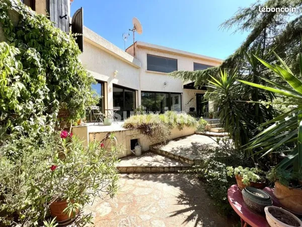 Propriété 7 pièces 392 m²