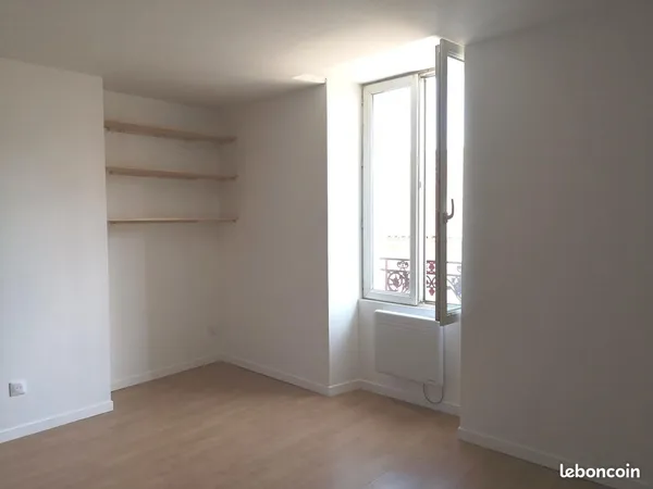 Studio centre de Gourdon (430 euros hors charge)